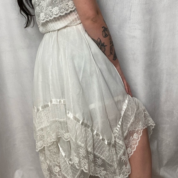 1960s HAND SEWN ELOPEMENT WEDDING DRESS - Picture 4 of 6